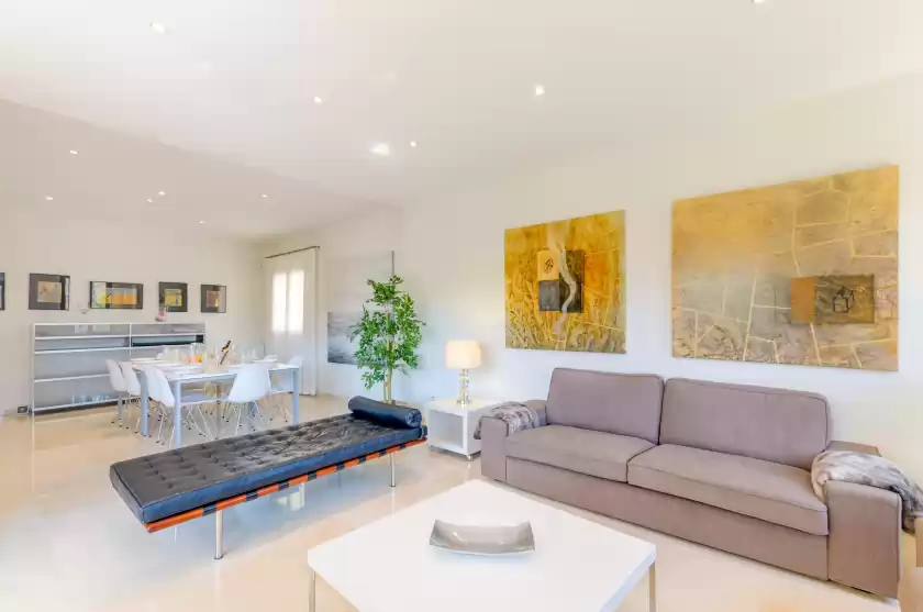 Holiday rentals in Villa arabella, sa Vileta