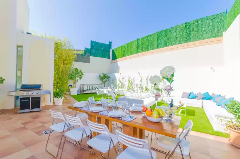 Holiday rentals in Villa arabella, sa Vileta