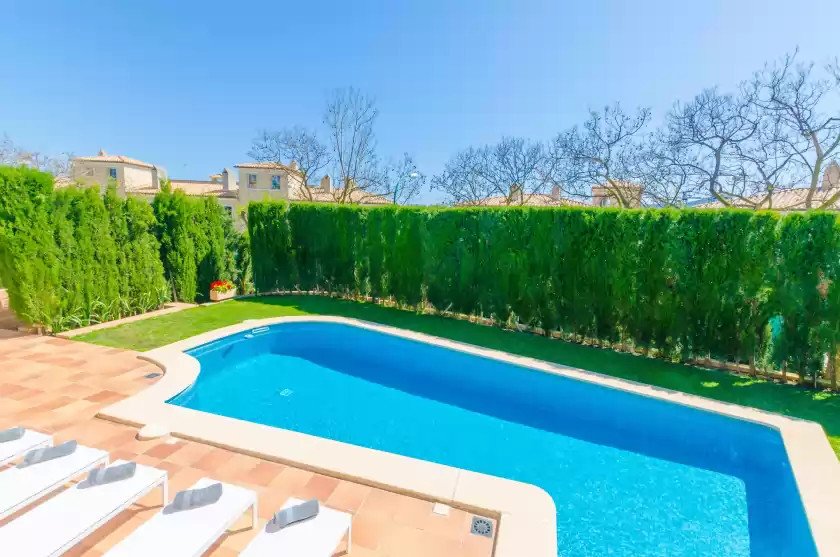 Holiday rentals in Villa arabella, sa Vileta
