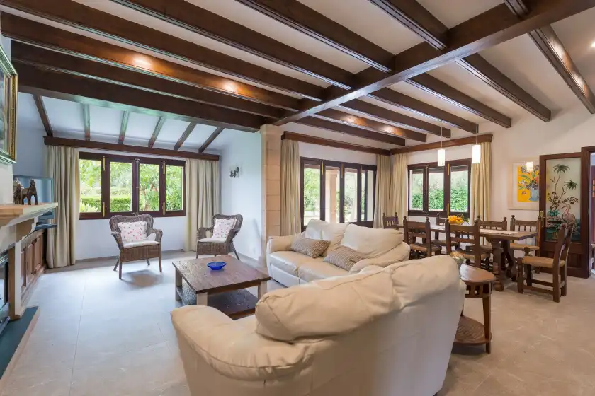 Holiday rentals in La sort (sa sort den tomeu), Urbanització la Font