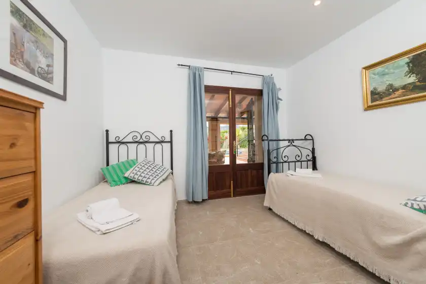 Holiday rentals in La sort (sa sort den tomeu), Urbanització la Font