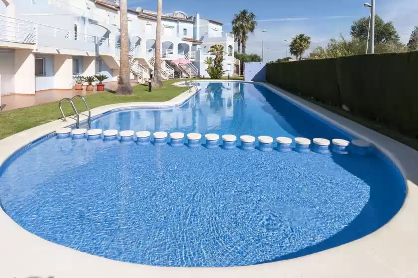 Holiday rentals in Bullent