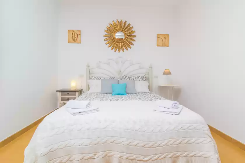 Holiday rentals in Casa s'almonia, Cala Llombards