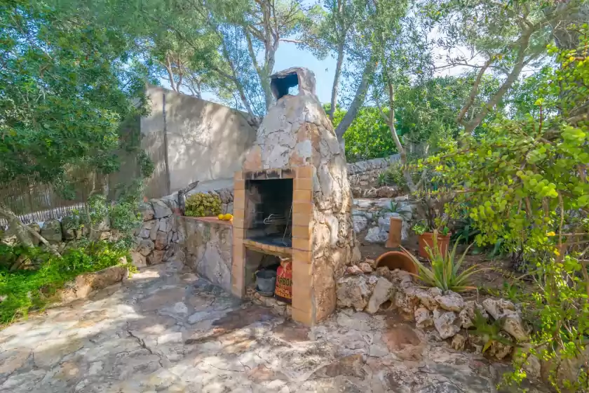Holiday rentals in Casa s'almonia, Cala Llombards