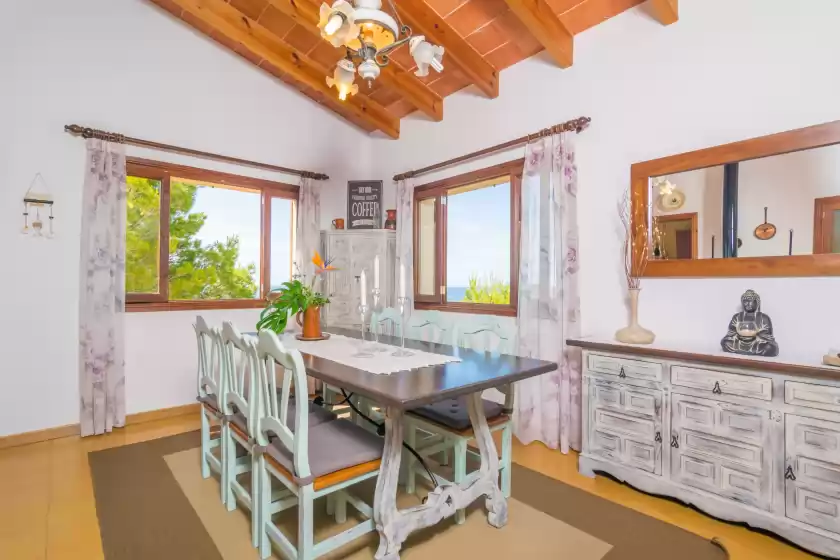 Holiday rentals in Casa s'almonia, Cala Llombards