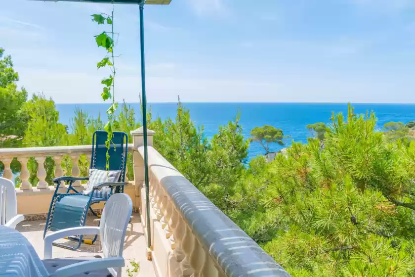 Holiday rentals in Casa s'almonia, Cala Llombards