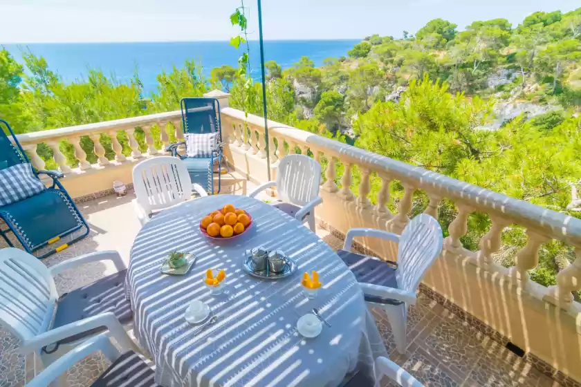 Holiday rentals in Casa s'almonia, Cala Llombards
