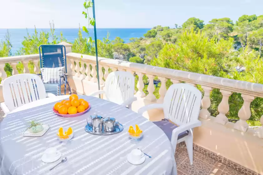 Holiday rentals in Casa s'almonia, Cala Llombards