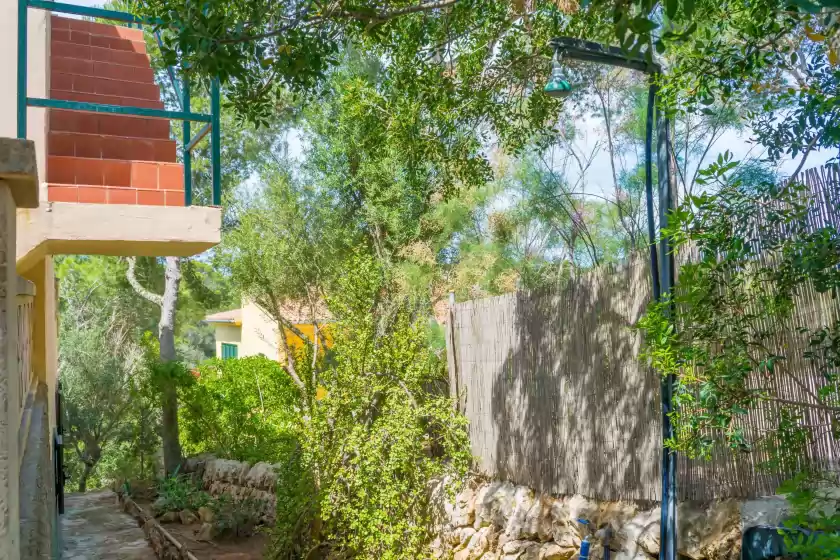 Holiday rentals in Casa s'almonia, Cala Llombards