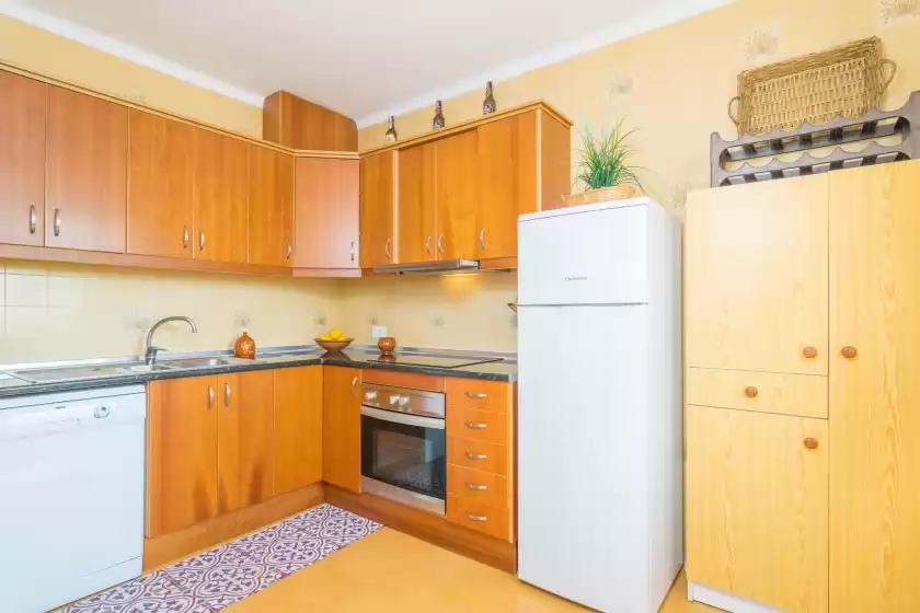 Holiday rentals in Casa s'almonia, Cala Llombards
