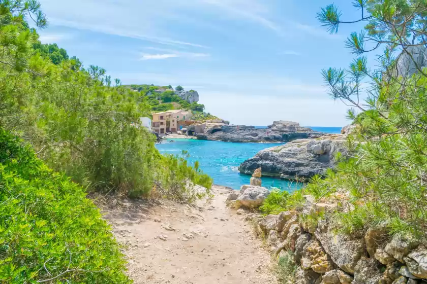 Holiday rentals in Casa s'almonia, Cala Llombards