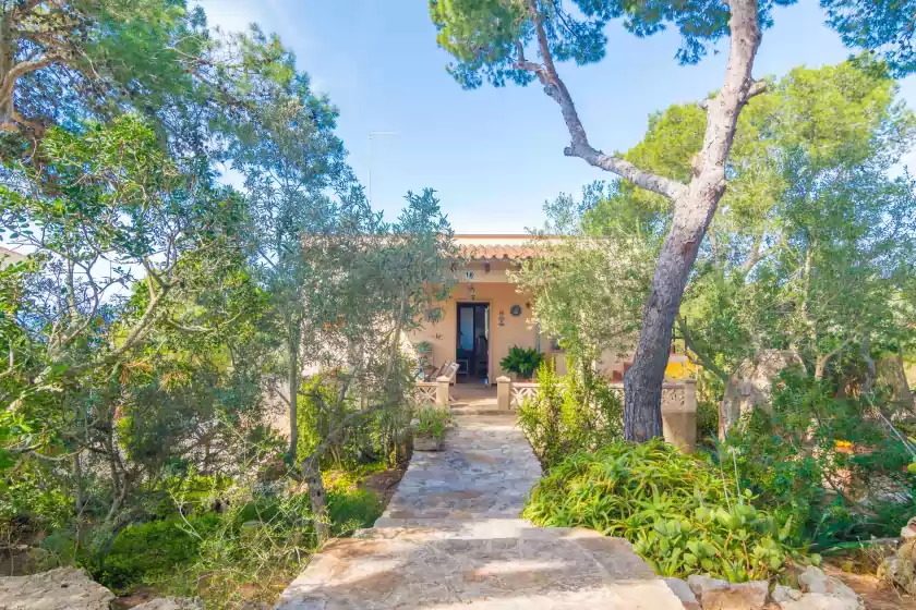 Holiday rentals in Casa s'almonia, Cala Llombards