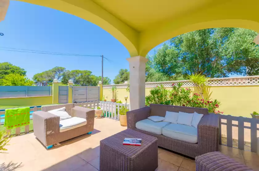 Holiday rentals in Villa las, Tolleric