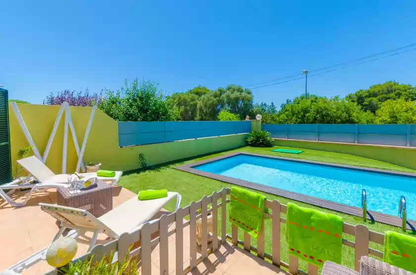 Holiday rentals in Villa las, Tolleric
