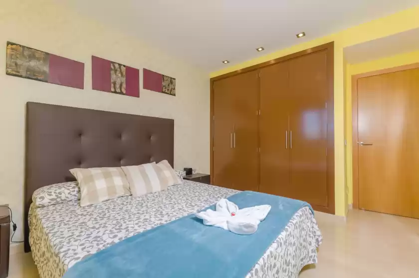 Holiday rentals in Villa las, Tolleric