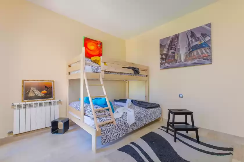 Holiday rentals in Villa las, Tolleric