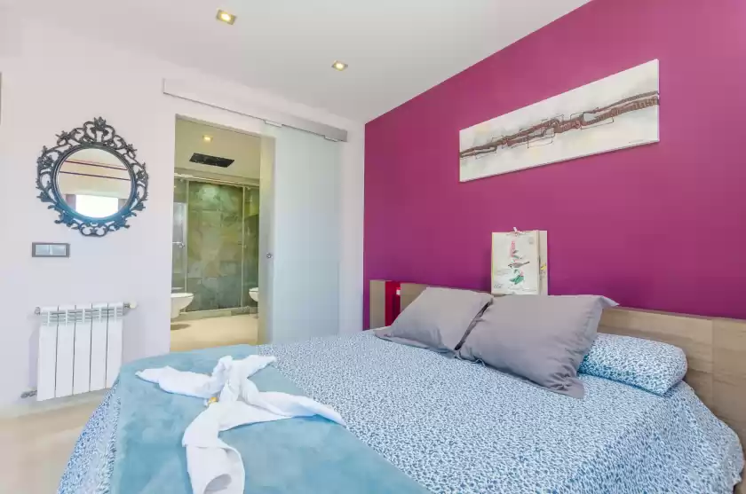 Holiday rentals in Villa las, Tolleric
