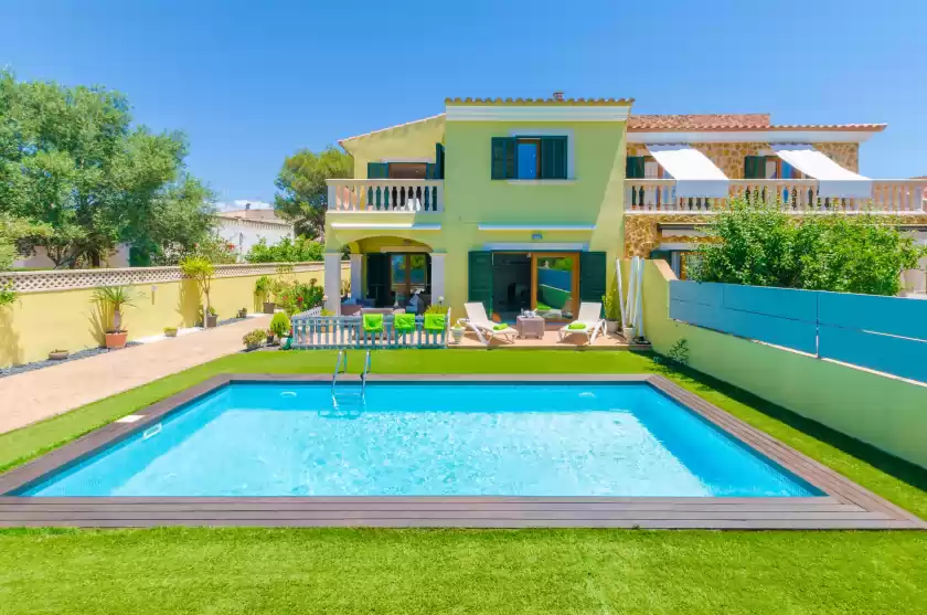 Holiday rentals in Villa las, Tolleric