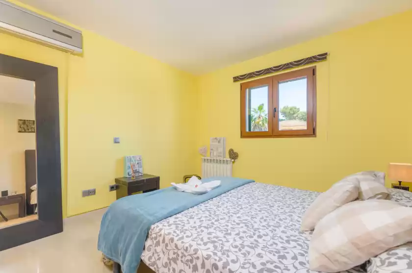 Holiday rentals in Villa las, Tolleric