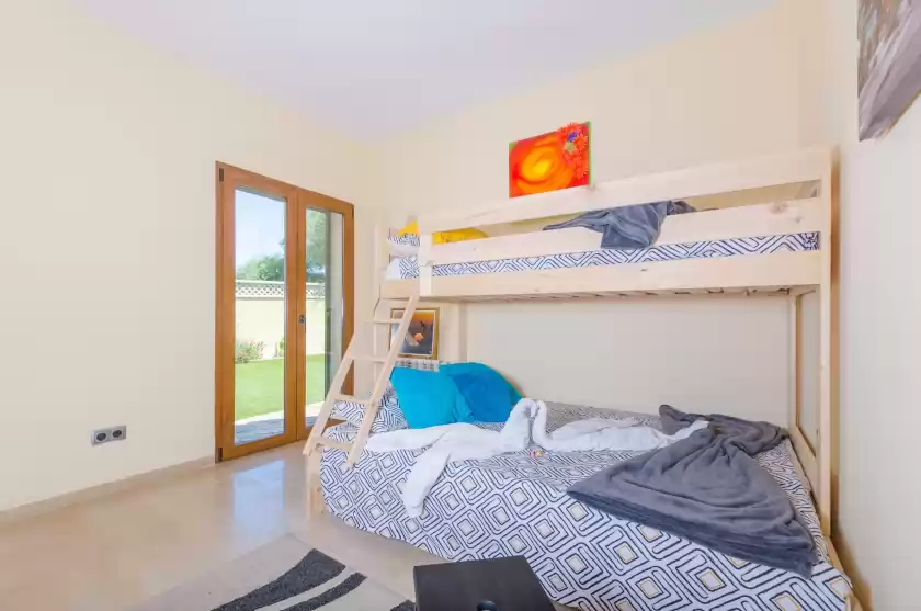 Holiday rentals in Villa las, Tolleric