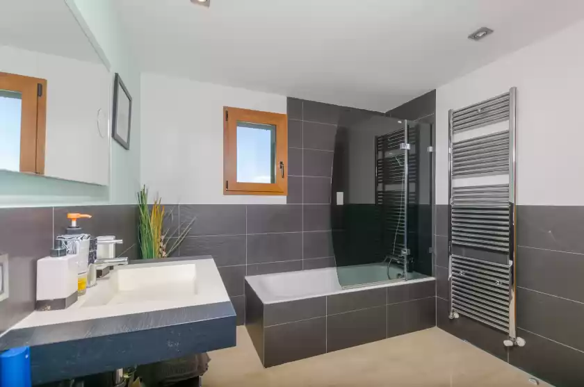 Holiday rentals in Villa las, Tolleric