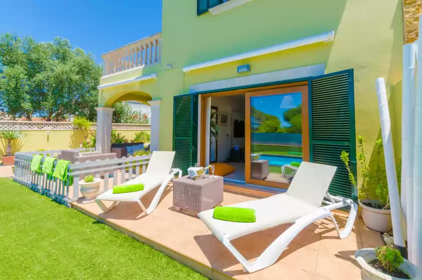Holiday rentals in Villa las, Tolleric