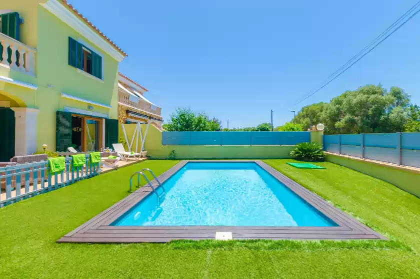 Holiday rentals in Villa las, Tolleric