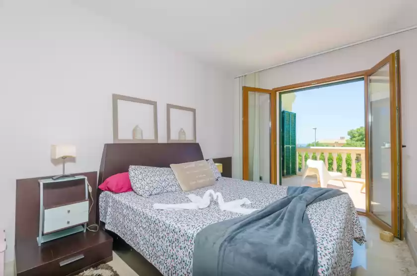 Holiday rentals in Villa las, Tolleric