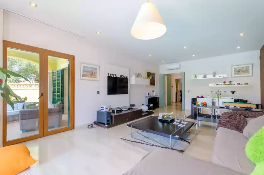 Holiday rentals in Villa las, Tolleric