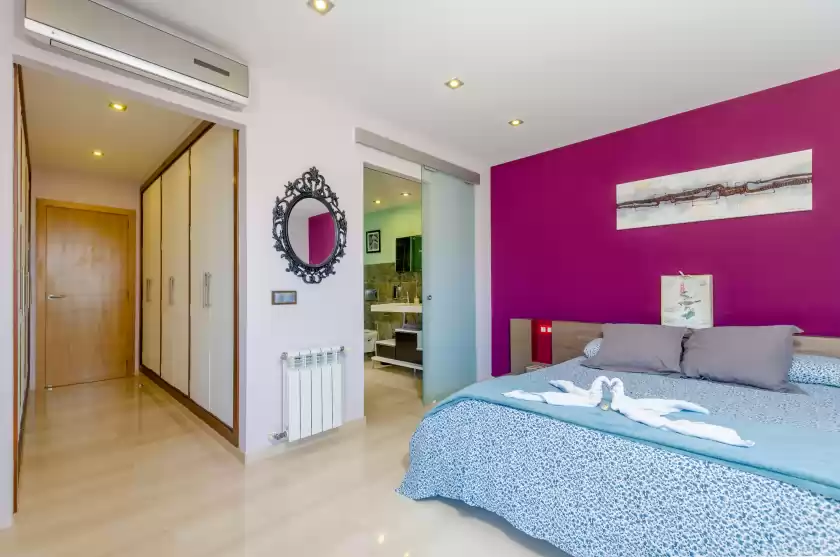 Holiday rentals in Villa las, Tolleric