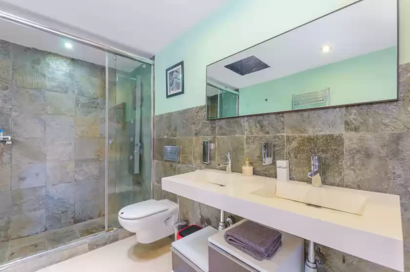 Holiday rentals in Villa las, Tolleric