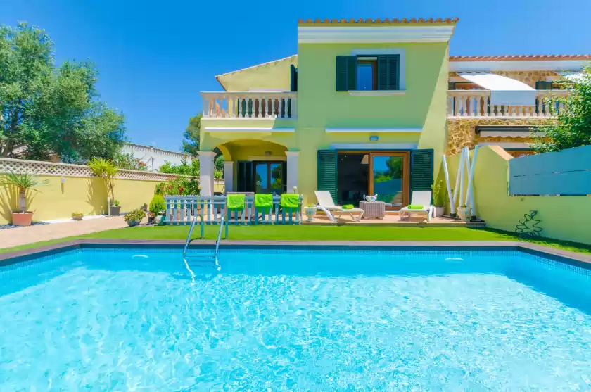 Holiday rentals in Villa las, Tolleric
