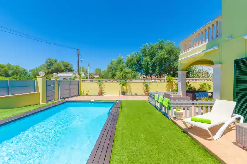 Holiday rentals in Villa las, Tolleric
