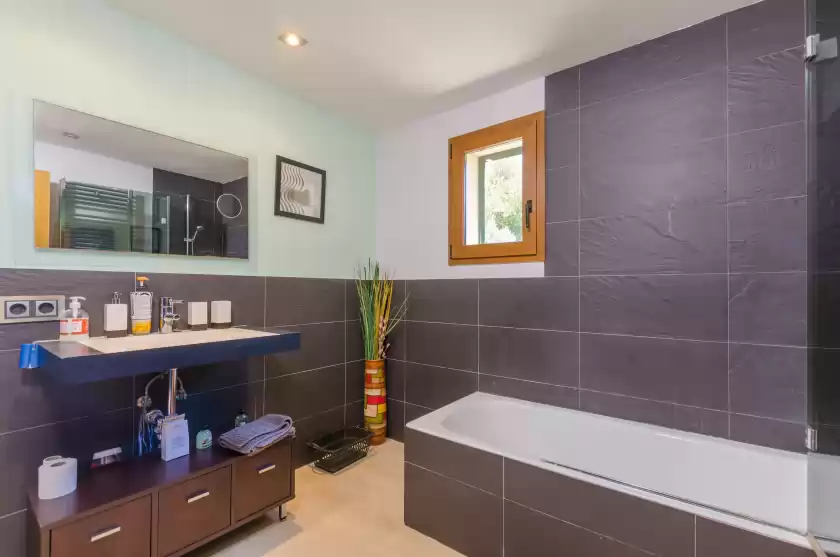 Holiday rentals in Villa las, Tolleric