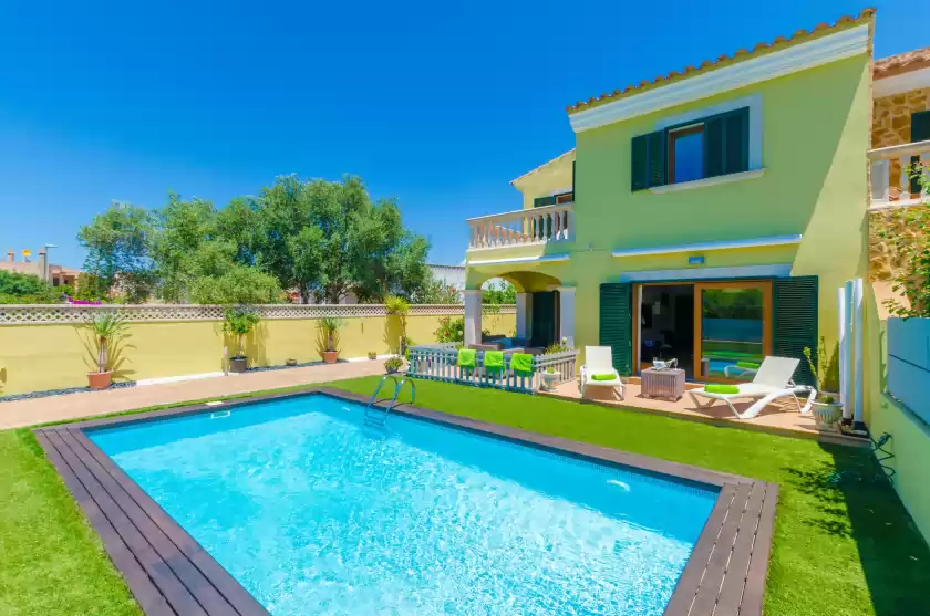 Holiday rentals in Villa las, Tolleric