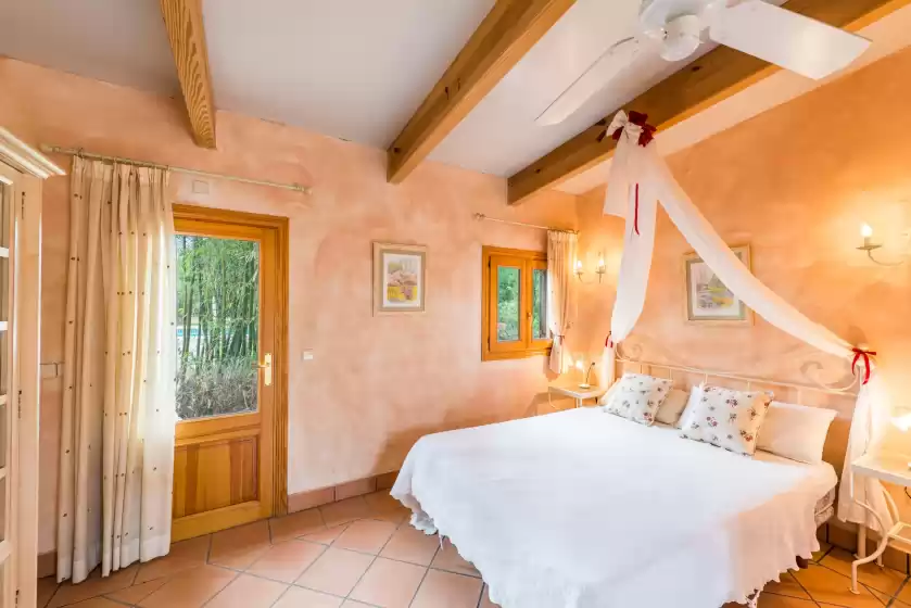 Holiday rentals in Es lledoner, Biniagual