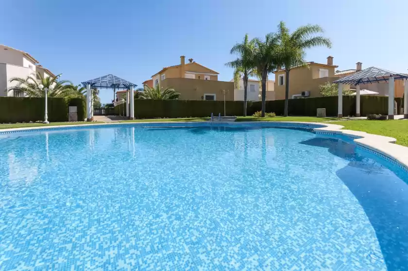 Holiday rentals in Malibu, Urbanització Platja d'Oliva