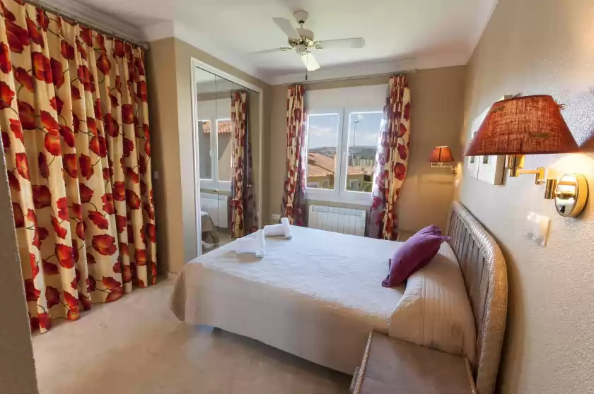 Holiday rentals in Malibu, Urbanització Platja d'Oliva