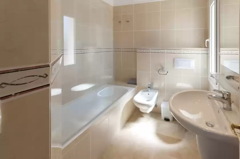 Holiday rentals in Malibu, Urbanització Platja d'Oliva