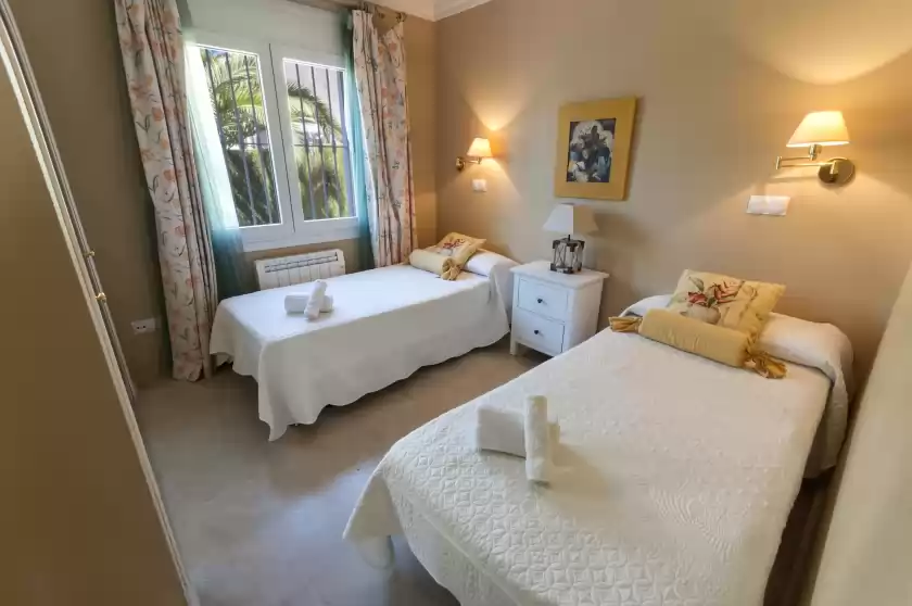 Holiday rentals in Malibu, Urbanització Platja d'Oliva