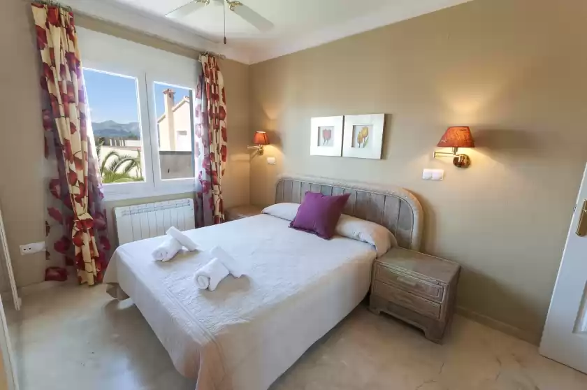 Holiday rentals in Malibu, Urbanització Platja d'Oliva