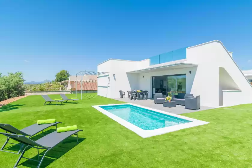 Holiday rentals in Villa leonor