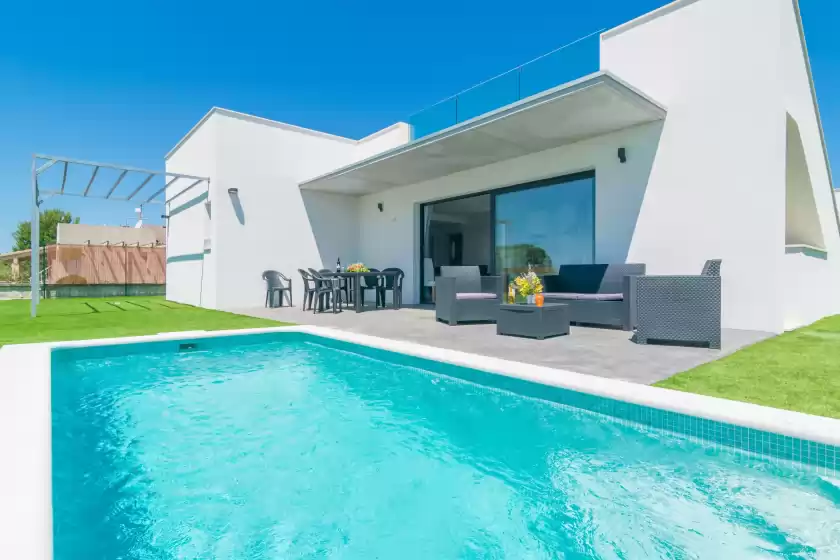 Holiday rentals in Villa leonor, Platja d'Alcúdia