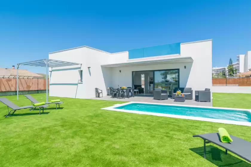 Holiday rentals in Villa leonor, Platja d'Alcúdia