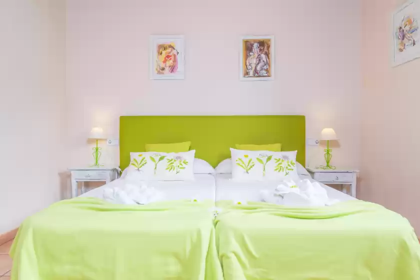 Holiday rentals in Son pere genet, Búger