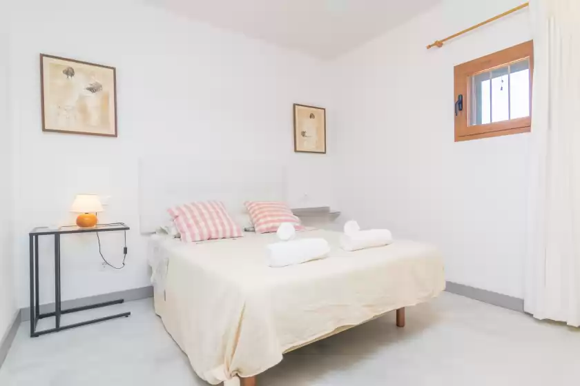 Holiday rentals in Sa marina (covamarina), ses Covetes