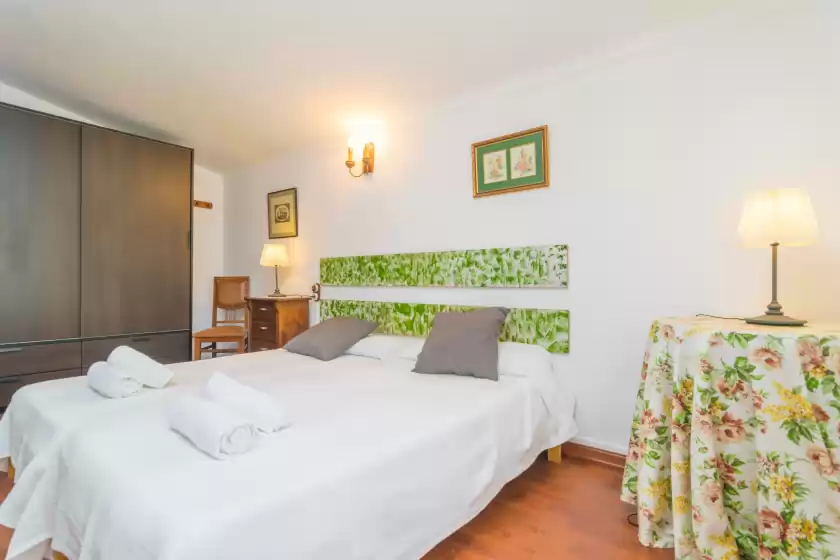 Holiday rentals in Sa marina (covamarina), ses Covetes