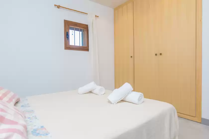 Holiday rentals in Sa marina (covamarina), ses Covetes