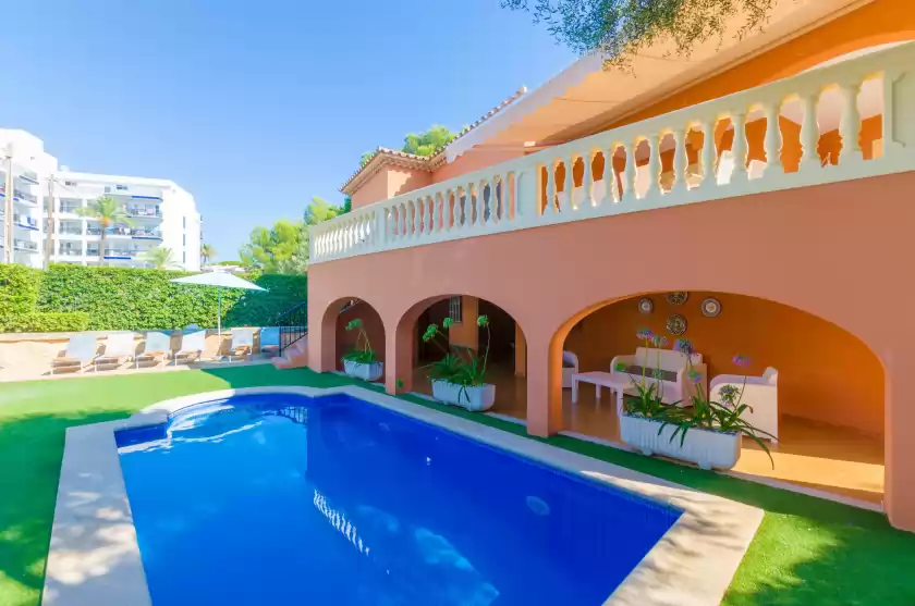 Holiday rentals in Villa son bauló