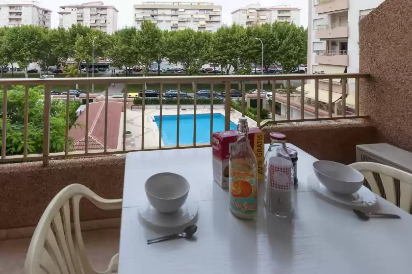 Holiday rentals in Espejo, Grau i Platja